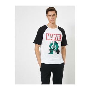 Koton Men's White Marvel Licensed Printed T-shirt vyobraziť