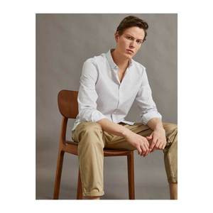 Koton Men's White Slim Fit Collar Cotton Classic Shirt vyobraziť