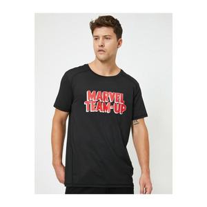 Koton Men's Black Marvel Printed T-shirt vyobraziť