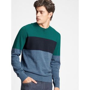 GAP Sweater vyobraziť