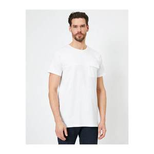 Koton Men's White Pocket Detail T-Shirt vyobraziť