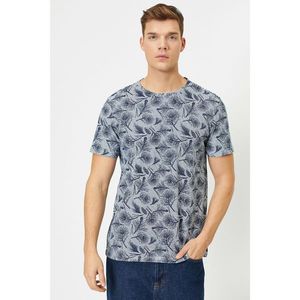 Koton Men's Navy Blue Patterned T-Shirt vyobraziť