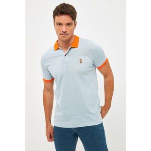 Trendyol Blue Men's Slim Fit Short Sleeve Embroidered Polo Collar T-shirt vyobraziť