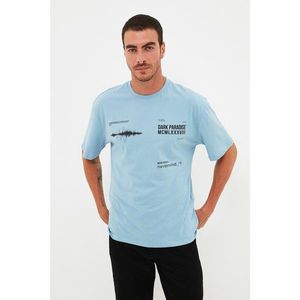 Trendyol Blue Men's Oversize Crew Neck Short Sleeve Printed T-Shirt vyobraziť