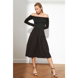 Trendyol Knitwear Dress with Black Sleeve DetailING vyobraziť