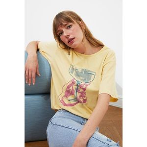 Trendyol Beige Printed Boyfriend Knitted T-Shirt vyobraziť