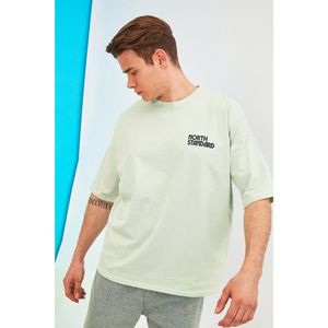 Trendyol Mint Men's Oversize Fit Bike Collar Short Sleeve Printed T-Shirt vyobraziť