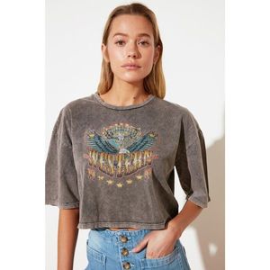Trendyol Anthracite Washed Loose Crop Printed Knitted T-Shirt vyobraziť