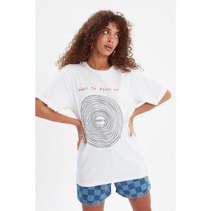 Trendyol White Boyfriend Printed Knitted T-Shirt vyobraziť