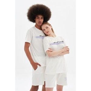 Trendyol White Unisex Regular Fit T-Shirt vyobraziť