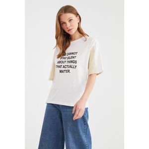 Trendyol White Printed Loose Knit T-Shirt vyobraziť