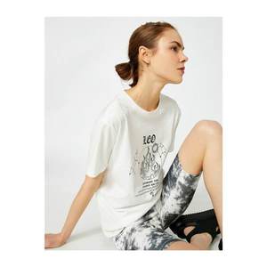Koton Women's Ecru Printed Crew Neck Cotton T-Shirt vyobraziť