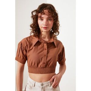 Trendyol Brown Petite Crop Shirt vyobraziť