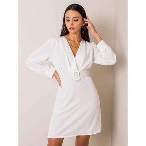 White dress with a belt vyobraziť