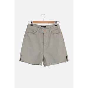 Trendyol Khaki Tassel Detail Slit Denim Shorts vyobraziť