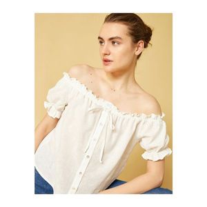 Koton Women's White Off Shoulder Short Sleeve Ruffled Shirt vyobraziť