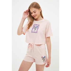 Trendyol Pink Floral Patterned Knitted Pajamas Set vyobraziť
