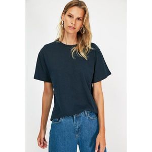 Trendyol Navy Blue Embroidered Boyfriend Knitted T-Shirt vyobraziť