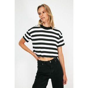 Trendyol Black Striped Crop Knitted T-Shirt vyobraziť