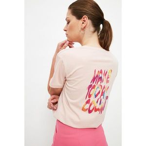 Trendyol Pink Semi-Fitted Back Printed Knitted T-Shirt vyobraziť