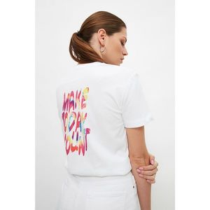 Trendyol White Semi-Fitted Back Printed Knitted T-Shirt vyobraziť