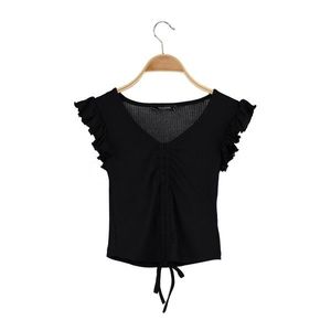 Trendyol Black Gathered and Ribbed Crop Knitted Blouse vyobraziť