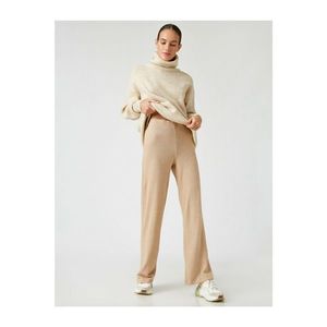 Koton Women's Brown Cotton Flat Color Pants vyobraziť