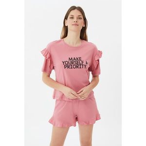 Trendyol Dried Rose Slogan Knitted Pajamas Set vyobraziť
