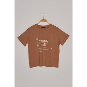 Trendyol Salmon Printed Semifitted Knitted T-Shirt vyobraziť