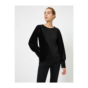 Koton Women's Black Bicycle Collar Velvet Fabric T-shirt vyobraziť