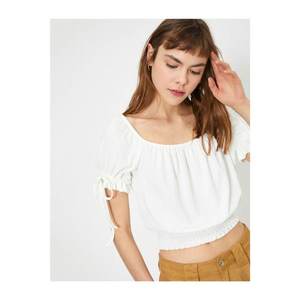 Koton Women's White Hollow Collar T-Shirt vyobraziť