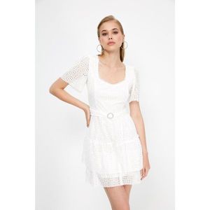 Trendyol Ecru Embroidered Dress vyobraziť