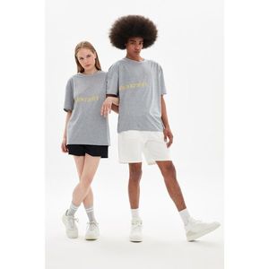 Trendyol Gray Unisex Oversize T-Shirt vyobraziť