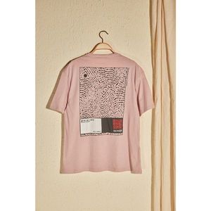 Trendyol Dried Rose Men's Oversize Fit Back Printed T-Shirt vyobraziť