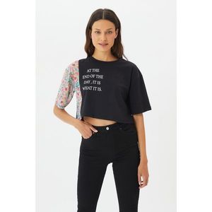 Trendyol Black Crop Knit T-Shirt vyobraziť