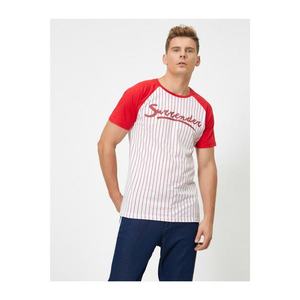 Koton Men's Red Printed Striped Crew Neck Short Sleeved T-Shirt vyobraziť