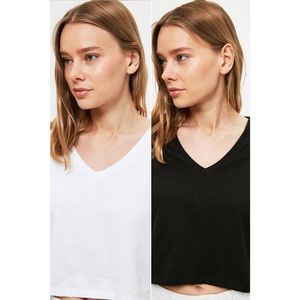 Trendyol 2-Pack Black-White V-Neck Knitted T-Shirt vyobraziť