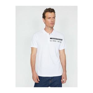 Koton Men's White Polo Neck Short Sleeve Letter Printed T-Shirt vyobraziť