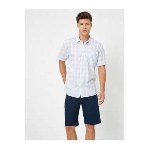 Koton Men's Blue Single Pocket Squared Short Sleeve Shirt vyobraziť