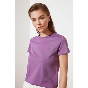 Trendyol Purple Aries Embroidered Basic Knitted T-Shirt vyobraziť