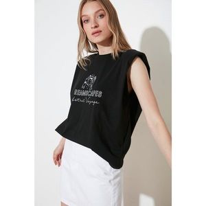 Trendyol Black Vatka and Printed Basic Knitted T-Shirt vyobraziť