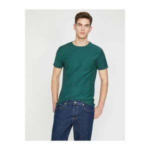 Koton Men's Green Crew Neck Short Sleeve Pocket Detailed T-Shirt vyobraziť
