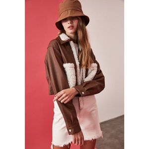Trendyol Brown Fish Leather Plush Coat vyobraziť
