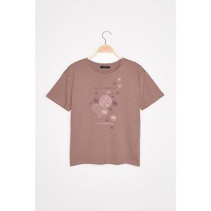 Trendyol Mink Leaf Printed Semifitted Knitted T-Shirt vyobraziť