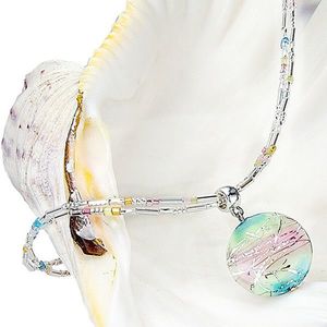 Lampglas Nežný dámsky náhrdelník Sweet Childhood s perlou Lampglas s rýdzim striebrom NP22 vyobraziť