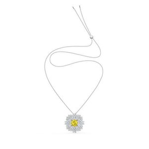 Swarovski Pôvabný kvetinový náhrdelník s kryštálmi Swarovski 2v1 Eternal Flower 5518147 vyobraziť