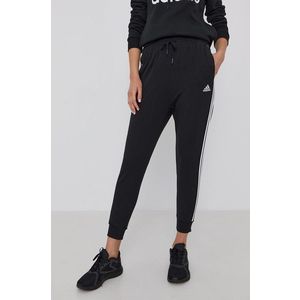 Nohavice adidas GR9604 dámske, čierna farba, s nášivkou vyobraziť