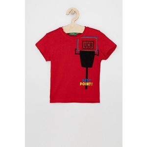 Detské bavlnené tričko United Colors of Benetton červená farba, s nášivkou vyobraziť