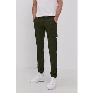 Nohavice Tommy Jeans pánske, zelená farba, priliehavé vyobraziť