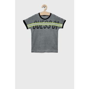 Detské tričko Guess šedá farba, s nášivkou vyobraziť